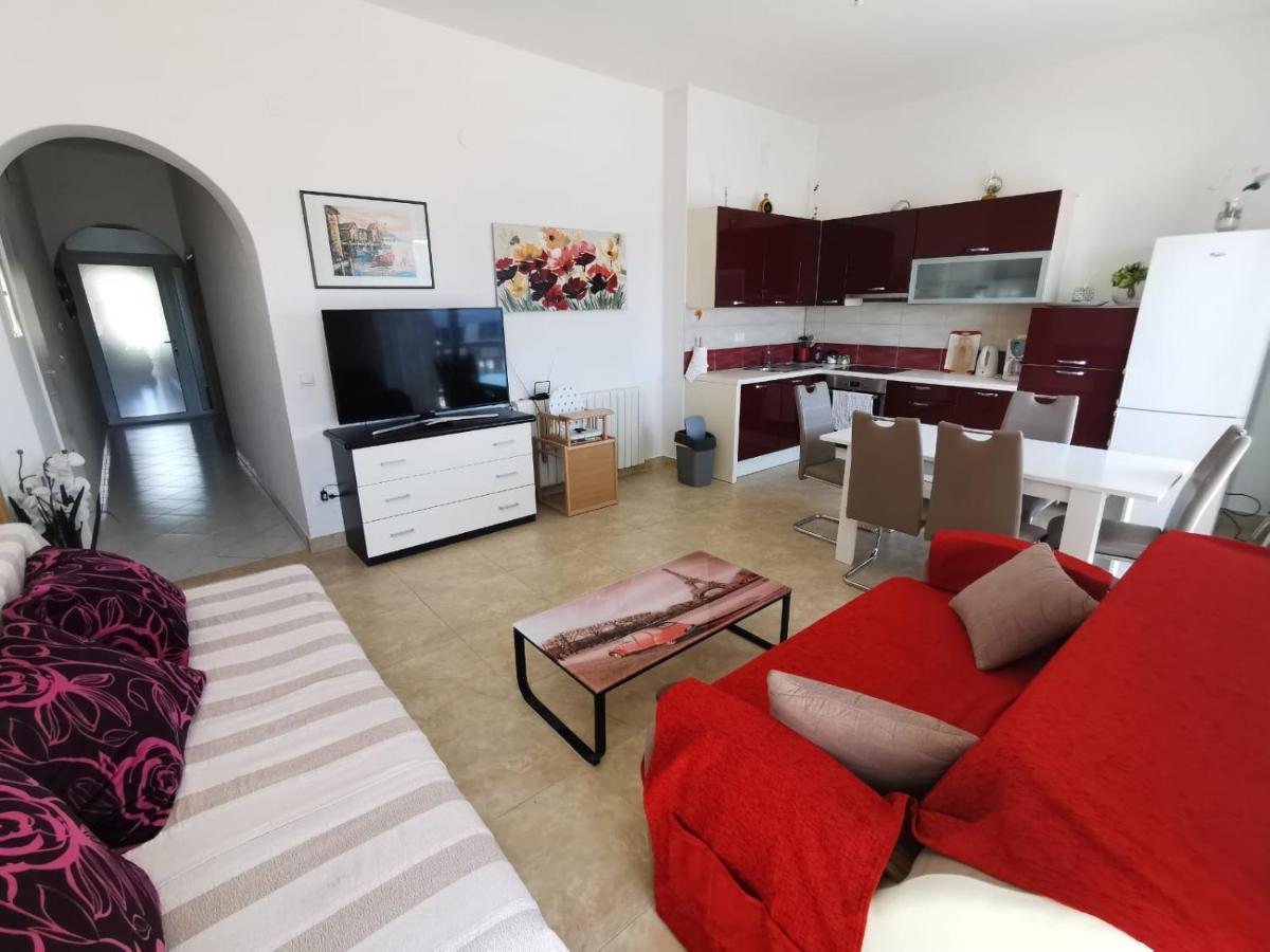 Apartment Cirko Kaštela Екстериор снимка