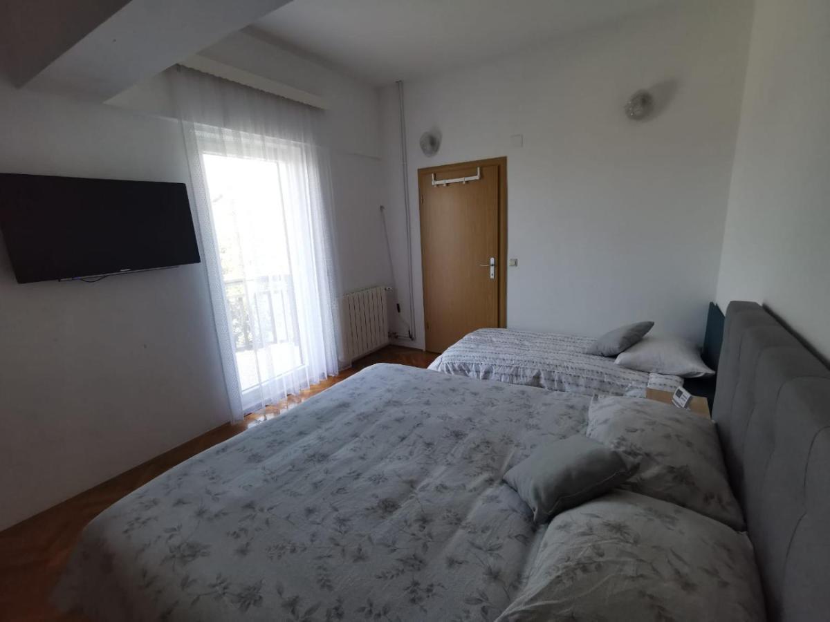 Apartment Cirko Kaštela Екстериор снимка