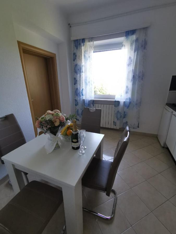 Apartment Cirko Kaštela Екстериор снимка