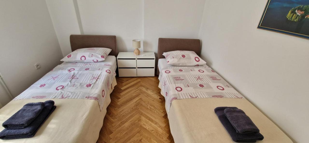Apartment Cirko Kaštela Екстериор снимка