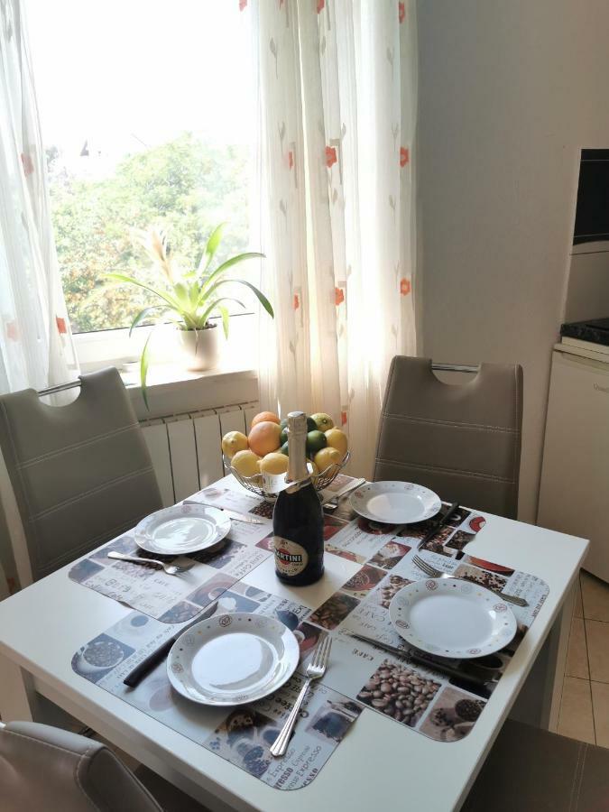 Apartment Cirko Kaštela Екстериор снимка