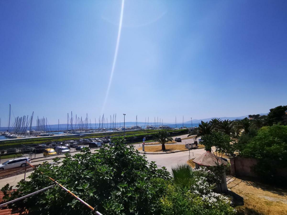 Apartment Cirko Kaštela Екстериор снимка