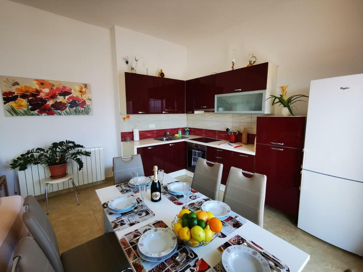 Apartment Cirko Kaštela Екстериор снимка